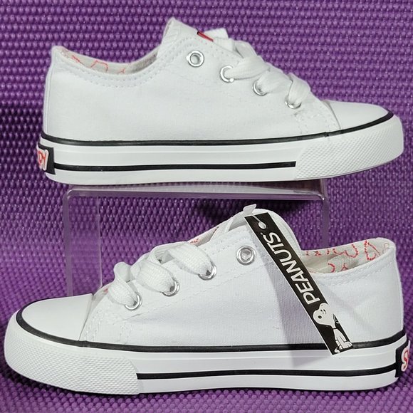 New Peanuts Snoopy Hearts Lace-Up Canvas Kids Sneakers - Picture 3 of 7